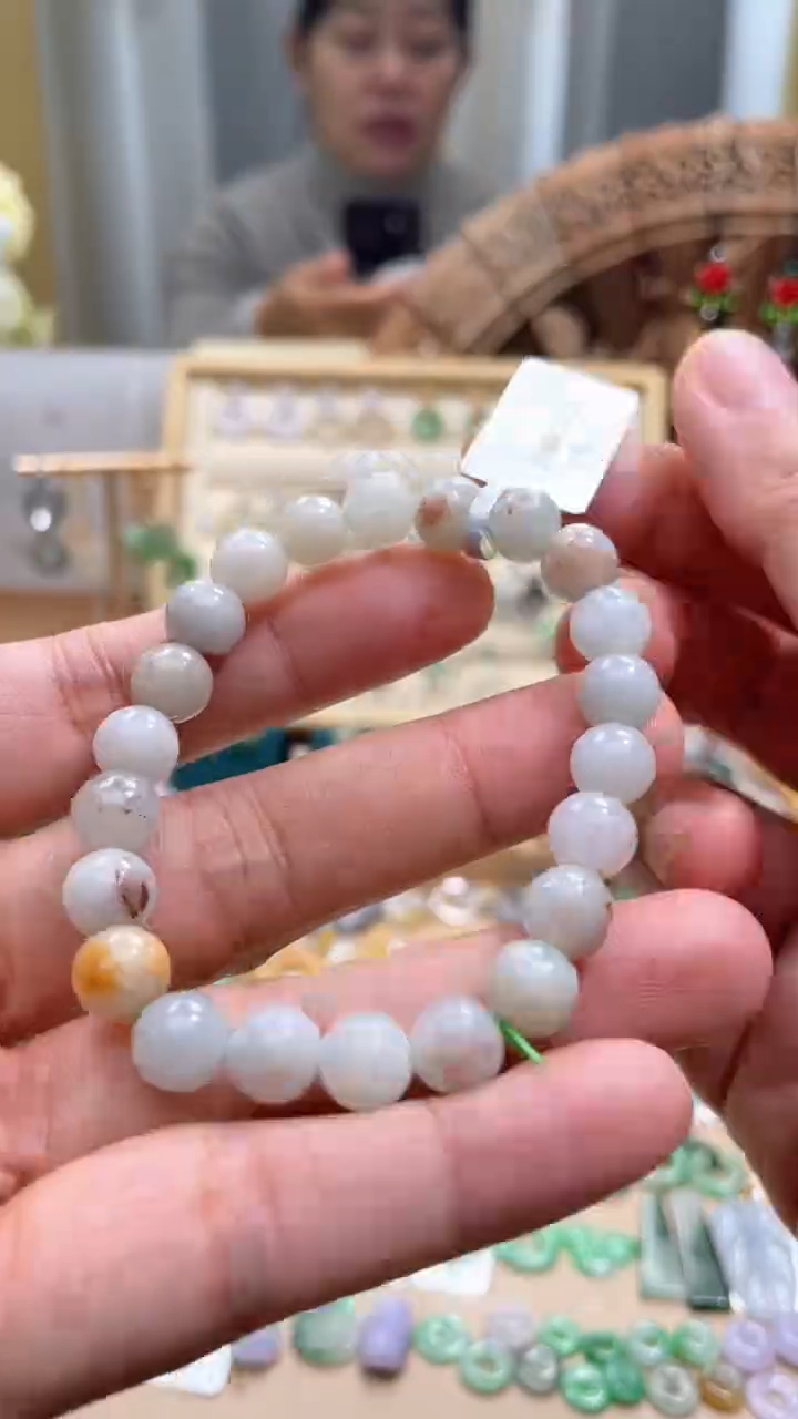 【闪购商品】翡翠颈饰未镶嵌手串
