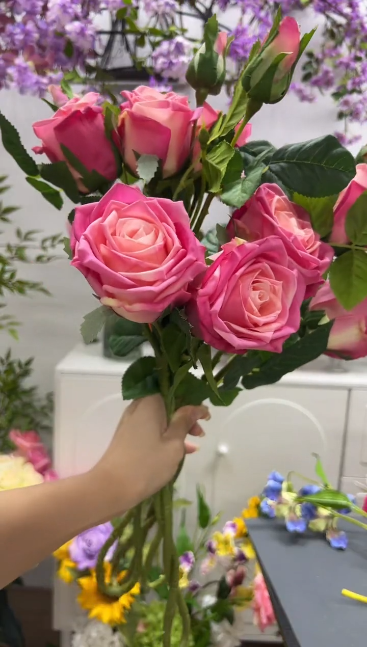 4枝深粉手感保湿赛车手