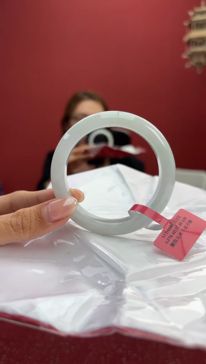 【闪购商品】翡翠手镯未镶嵌12手镯