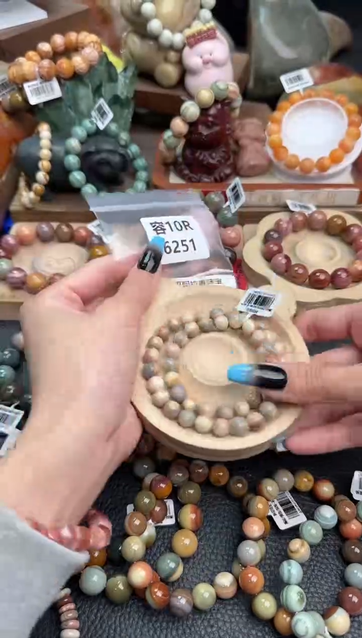 【闪购商品】石英质玉手链未镶嵌10R5257