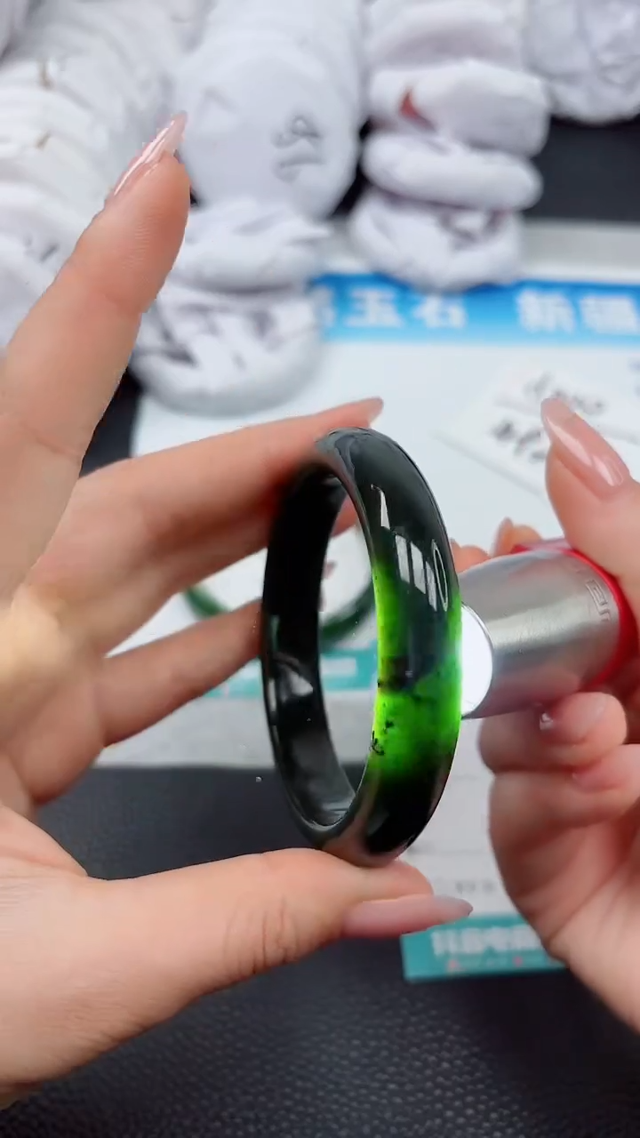 【闪购商品】和田玉手镯未镶嵌A443