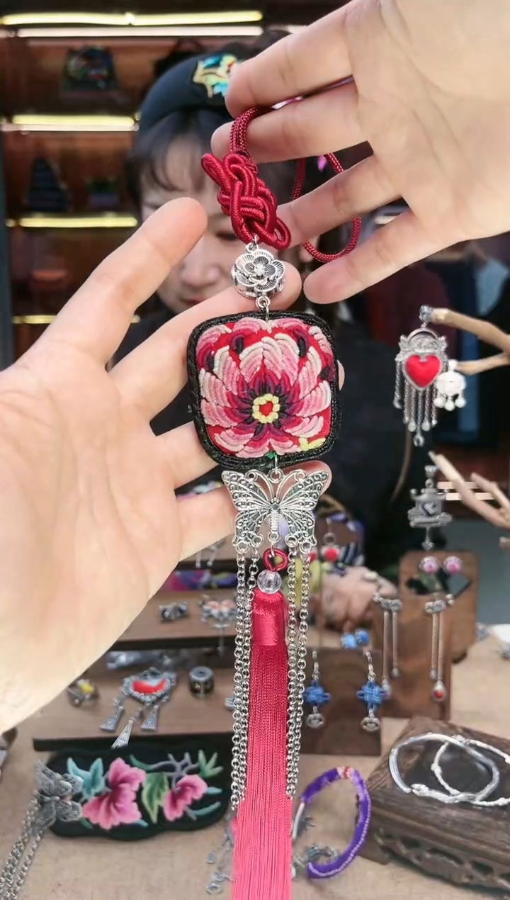 【闪购商品】织绣1800黔东南苗族刺绣