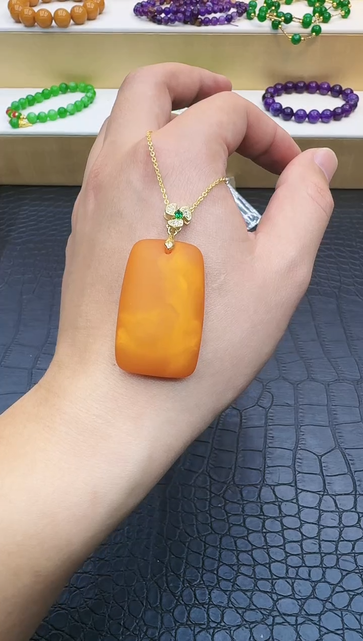 【闪购商品】蜜蜡吊坠(赠链)14K金镶嵌405