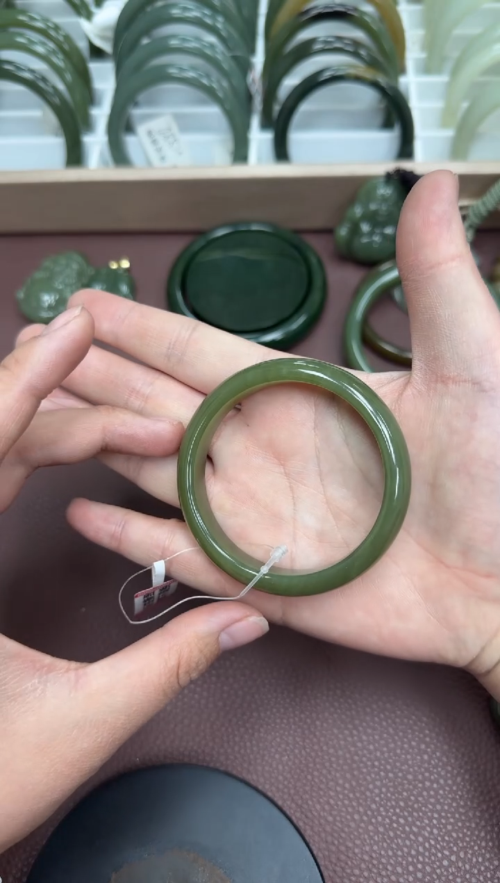 【闪购商品】和田玉未镶嵌手镯62天然和田玉有天然结构