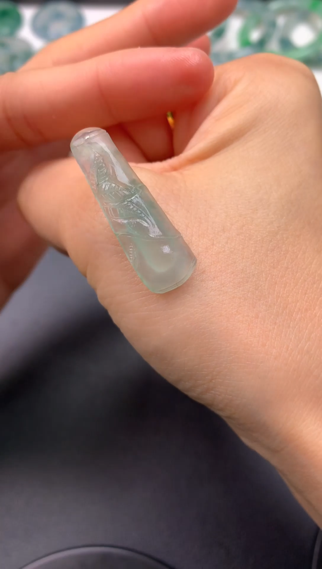 颈饰未镶嵌翡翠无鉴赏期无证书