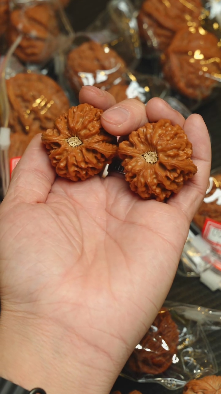 吊坠文玩核桃43  全品龙门涧