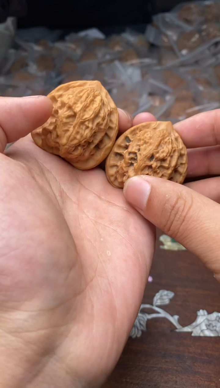 【闪购商品】文玩核桃把件A135号40尺梨木台