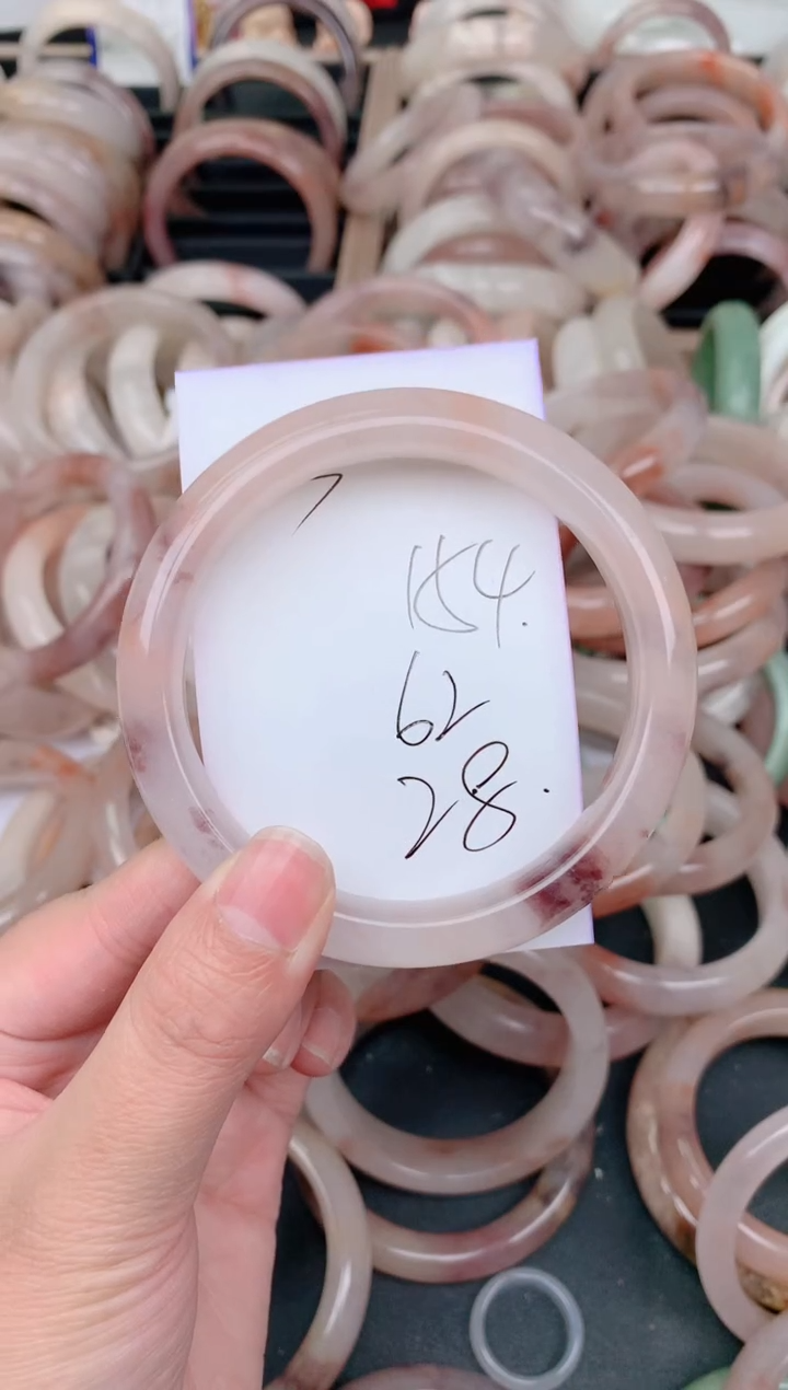 未镶嵌手镯石英质玉154