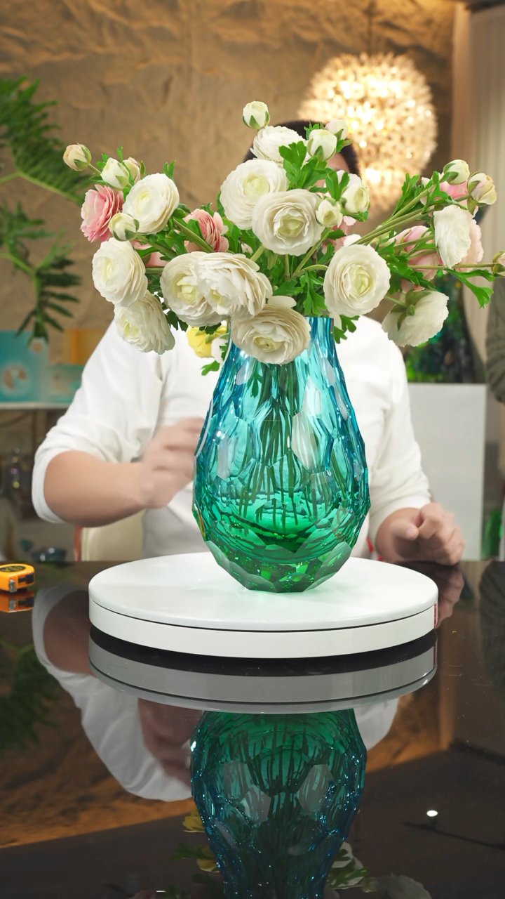 【闪购商品】摆件蓝绿凹切面花瓶