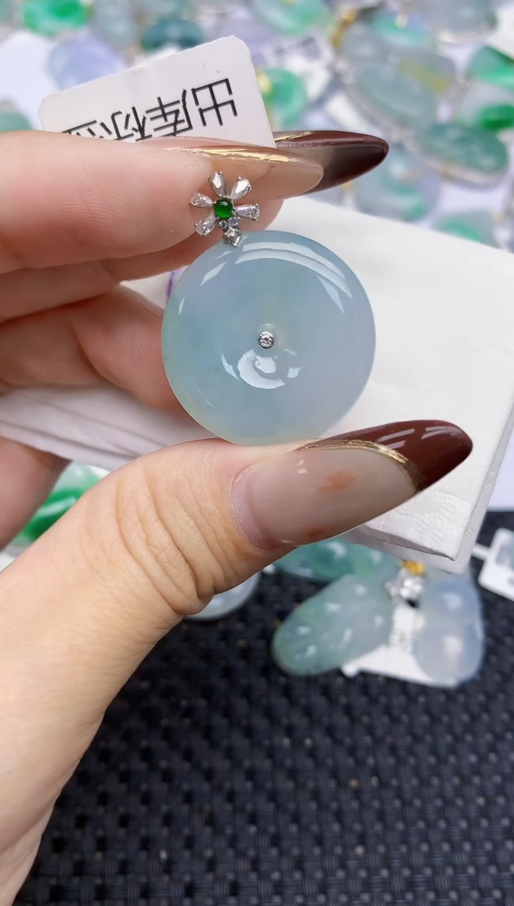 颈饰18K金镶嵌翡翠119   天然翡翠A货  百元以上9米证书费自理