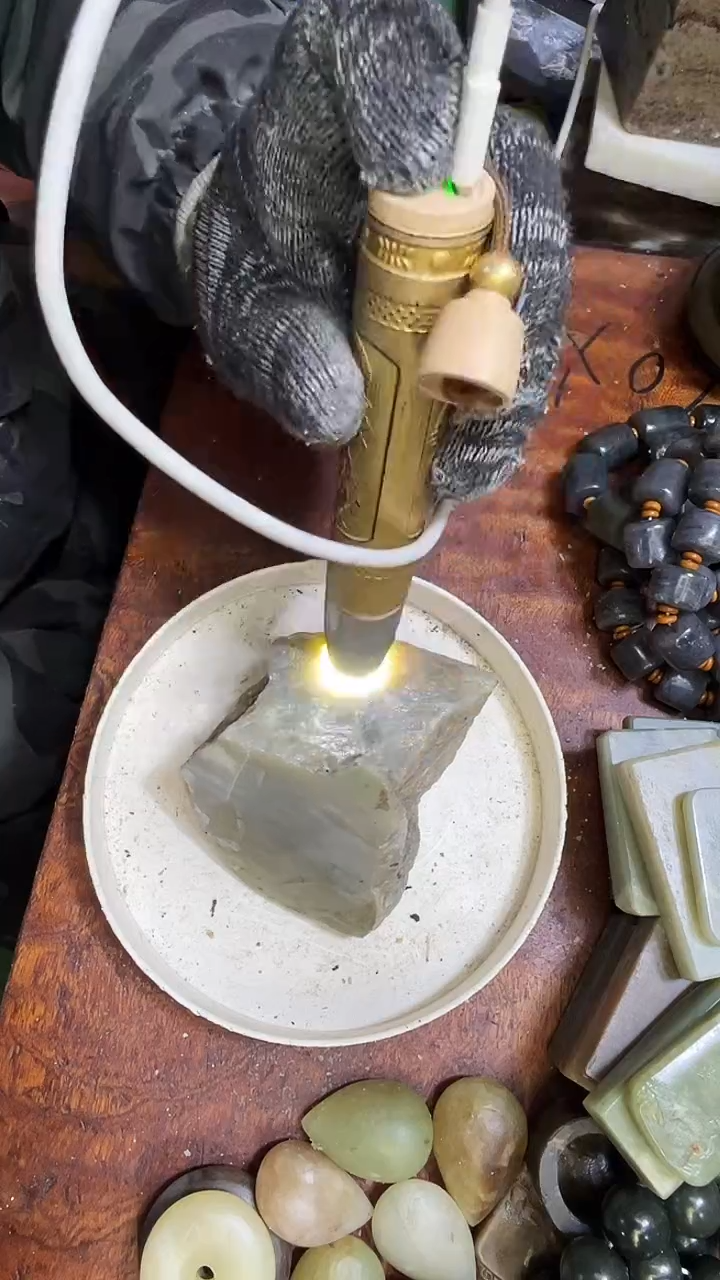 未镶嵌和田玉珠宝半成品1