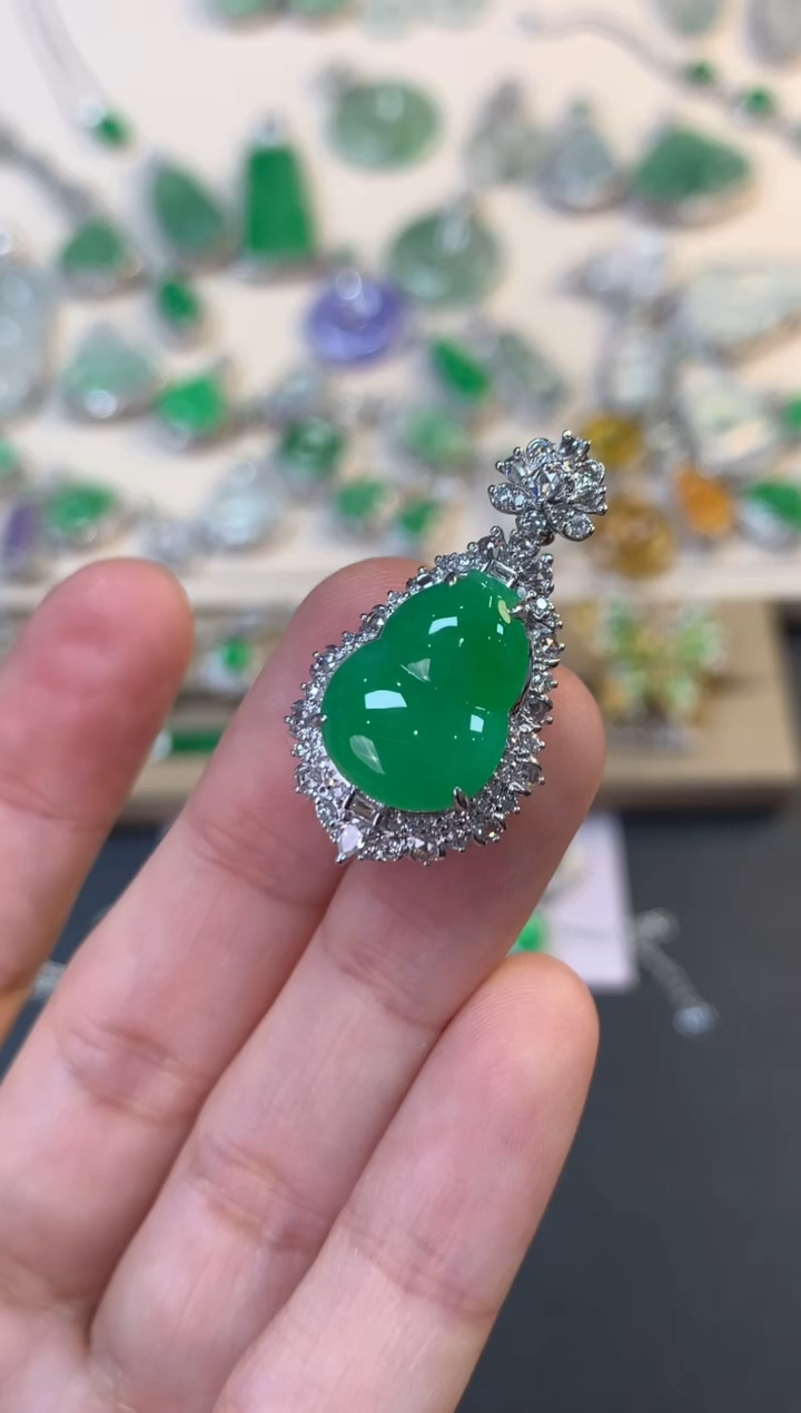 翡翠18K金镶嵌吊坠(不含链)葫芦吊坠35800