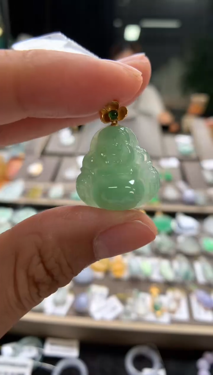 翡翠18K金镶嵌颈饰佛公