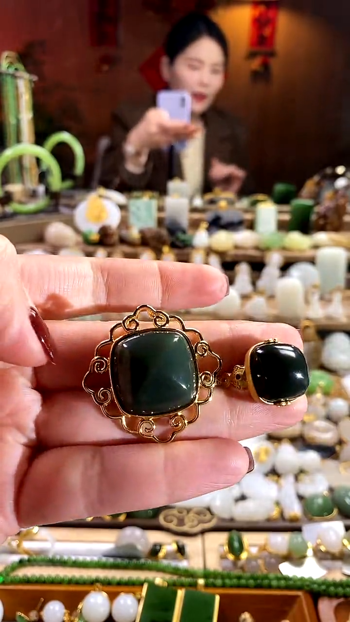 【闪购商品】和田玉套装银S925镶嵌。