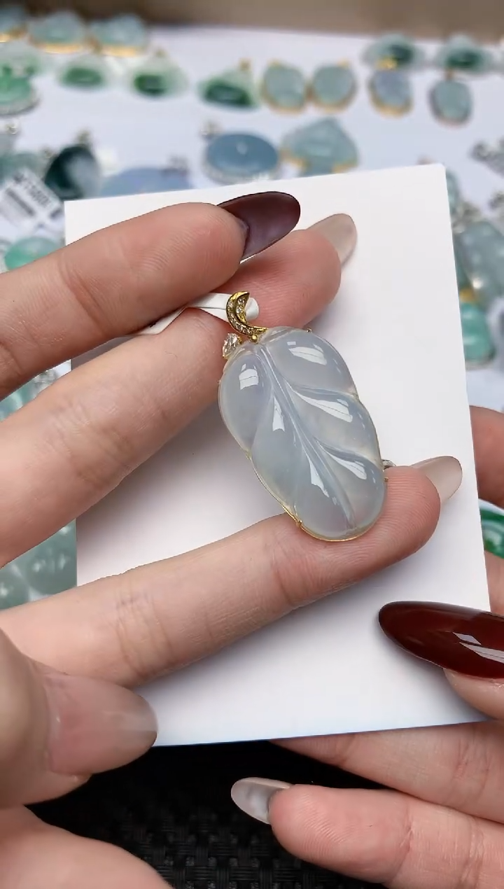 【闪购商品】翡翠颈饰18K金镶嵌天然翡翠a货