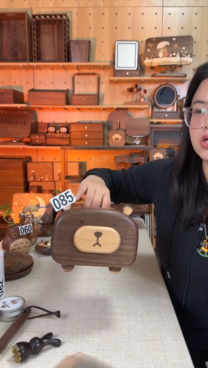 木085北美黑胡桃熊小签纸巾盒