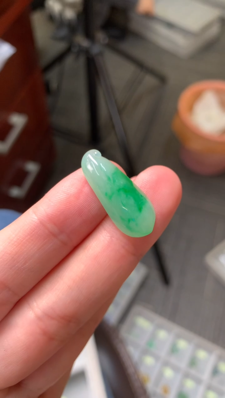 未镶嵌定制翡翠裸玉