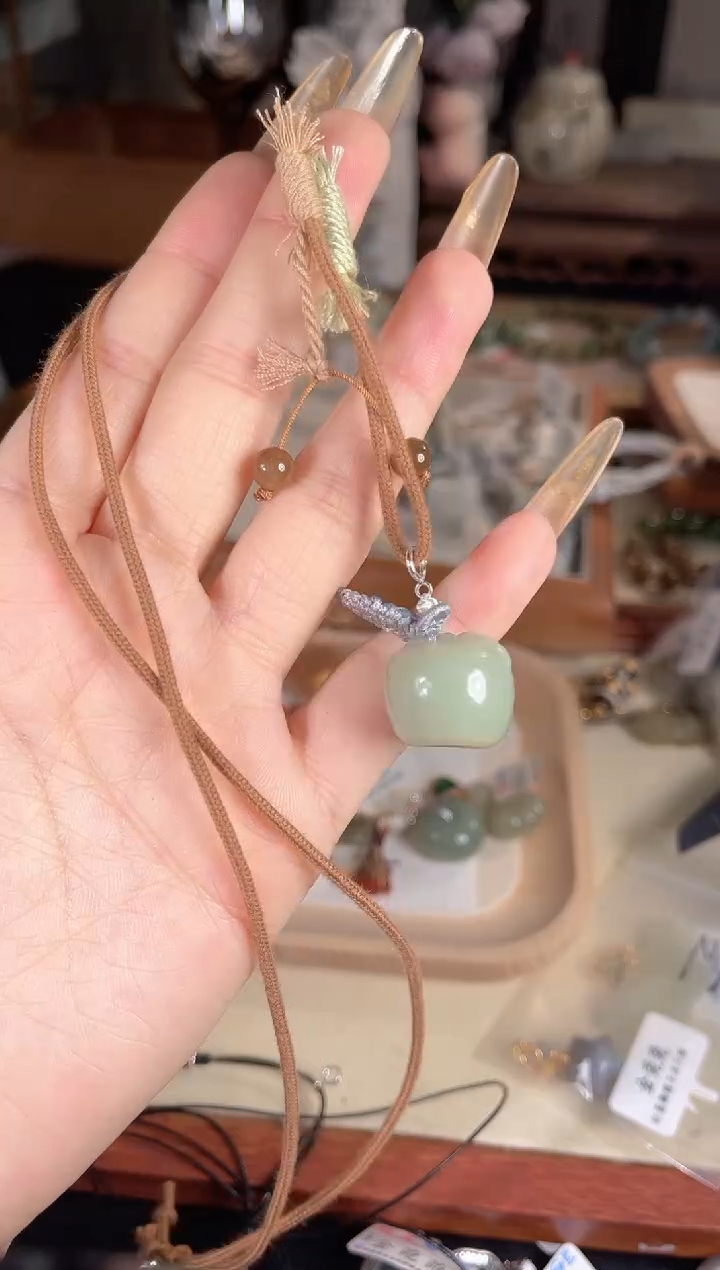 吊坠(赠链)银S925镶嵌和田玉多样性发其一孤品默认微瑕