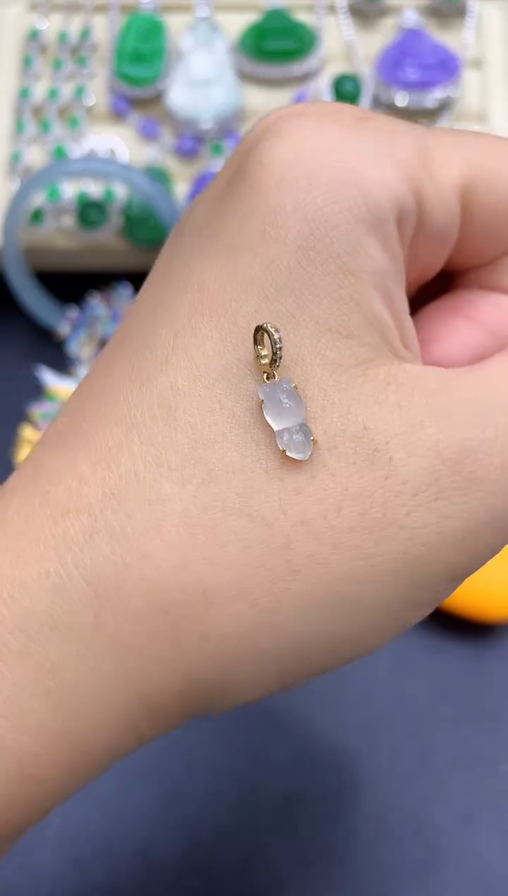 颈饰18K金镶嵌翡翠480-中国好珍宝