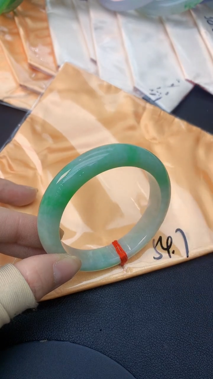 未镶嵌手镯翡翠1071246035