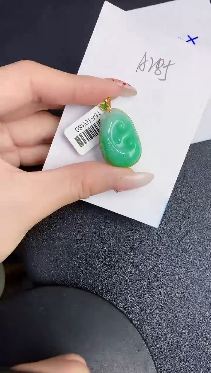 【闪购商品】翡翠颈饰18K金镶嵌0000000000