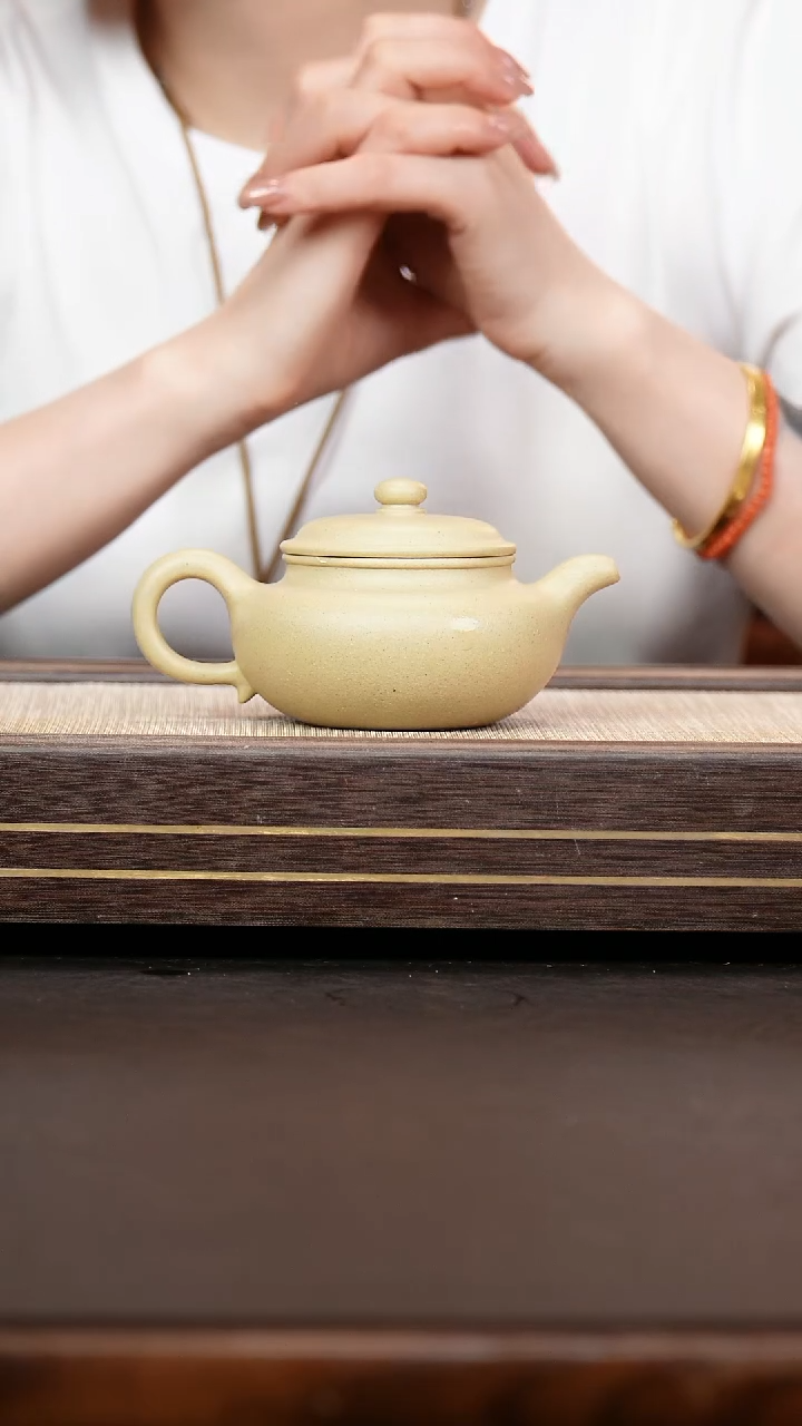 茶壶紫砂本山绿泥  仿古  梅 