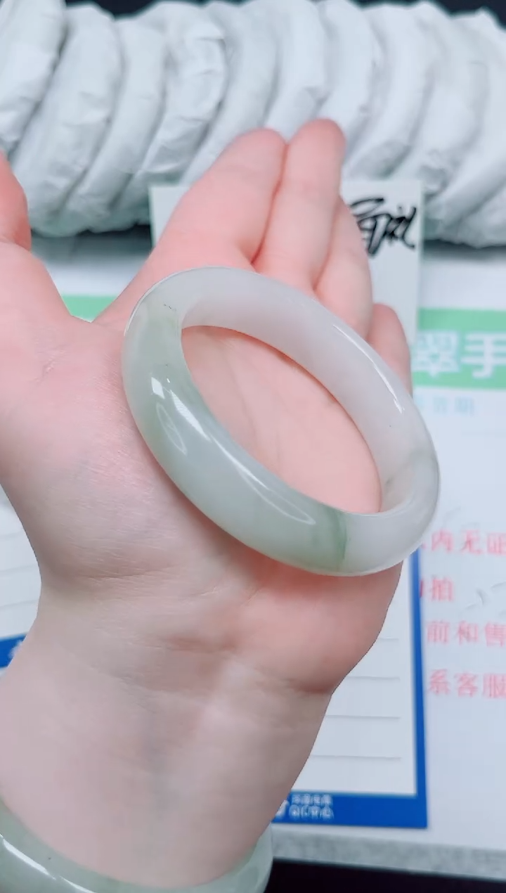 石英质玉手镯未镶嵌170-圈口：54.2