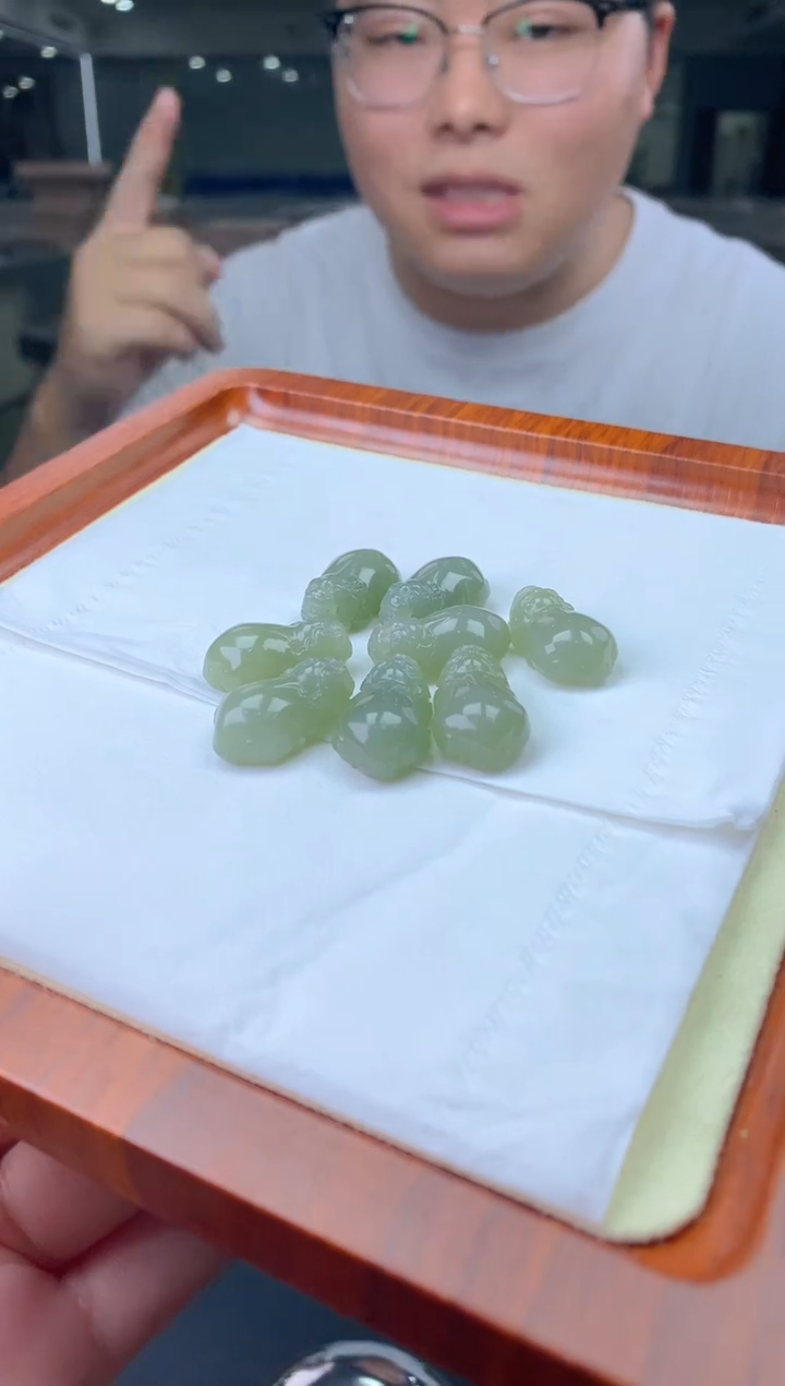 颈饰未镶嵌和田玉天然和田玉（多样性拍一发一)