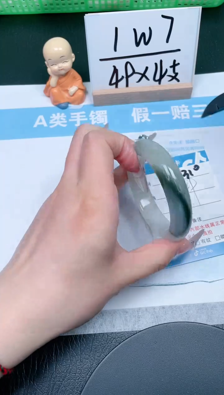 【闪购商品】石英质玉手镯未镶嵌310-52.2