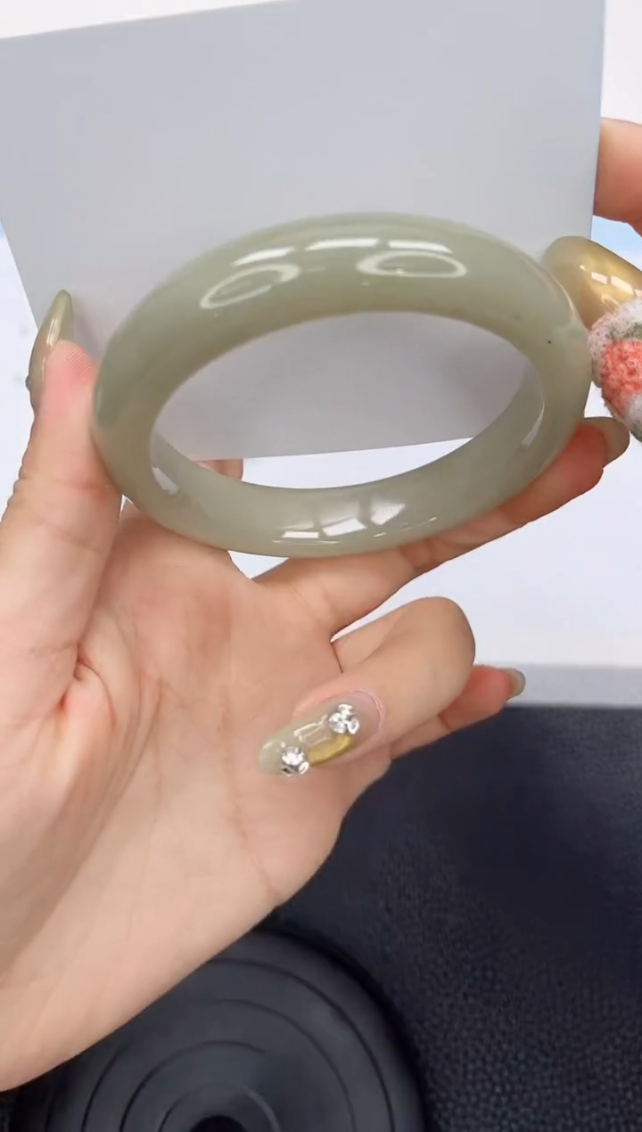 石英质玉手镯未镶嵌235-58.2