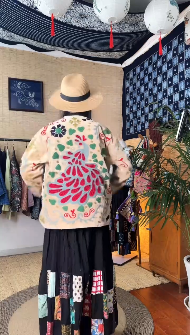 【闪购商品】设计师款天鹅绒刺绣外套