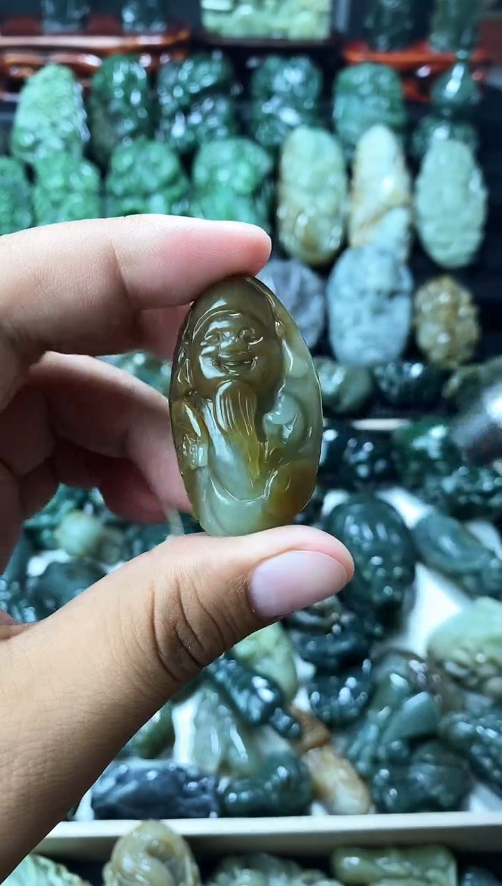 颈饰未镶嵌和田玉1