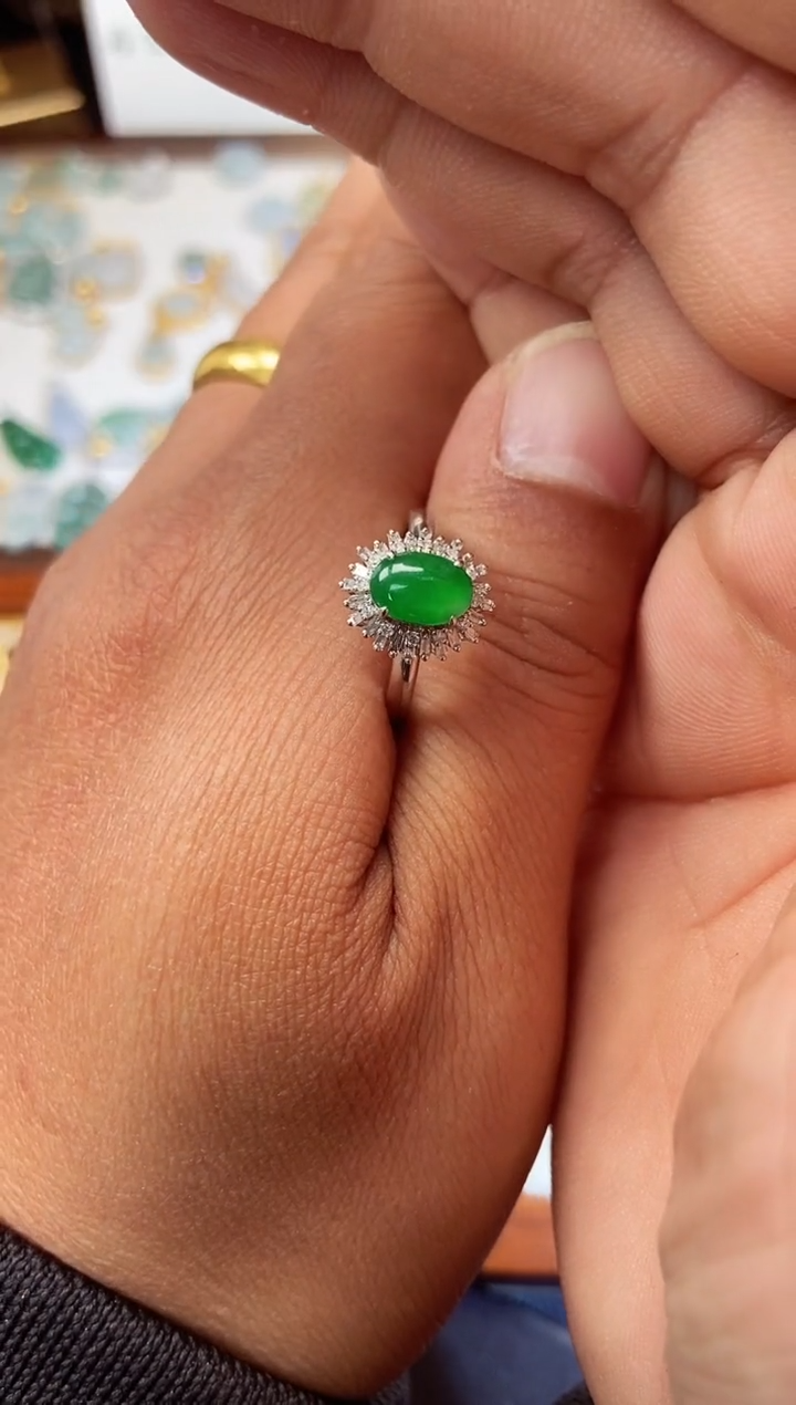 【闪购商品】翡翠吊坠(不含链)18K金镶嵌 翡翠阳绿