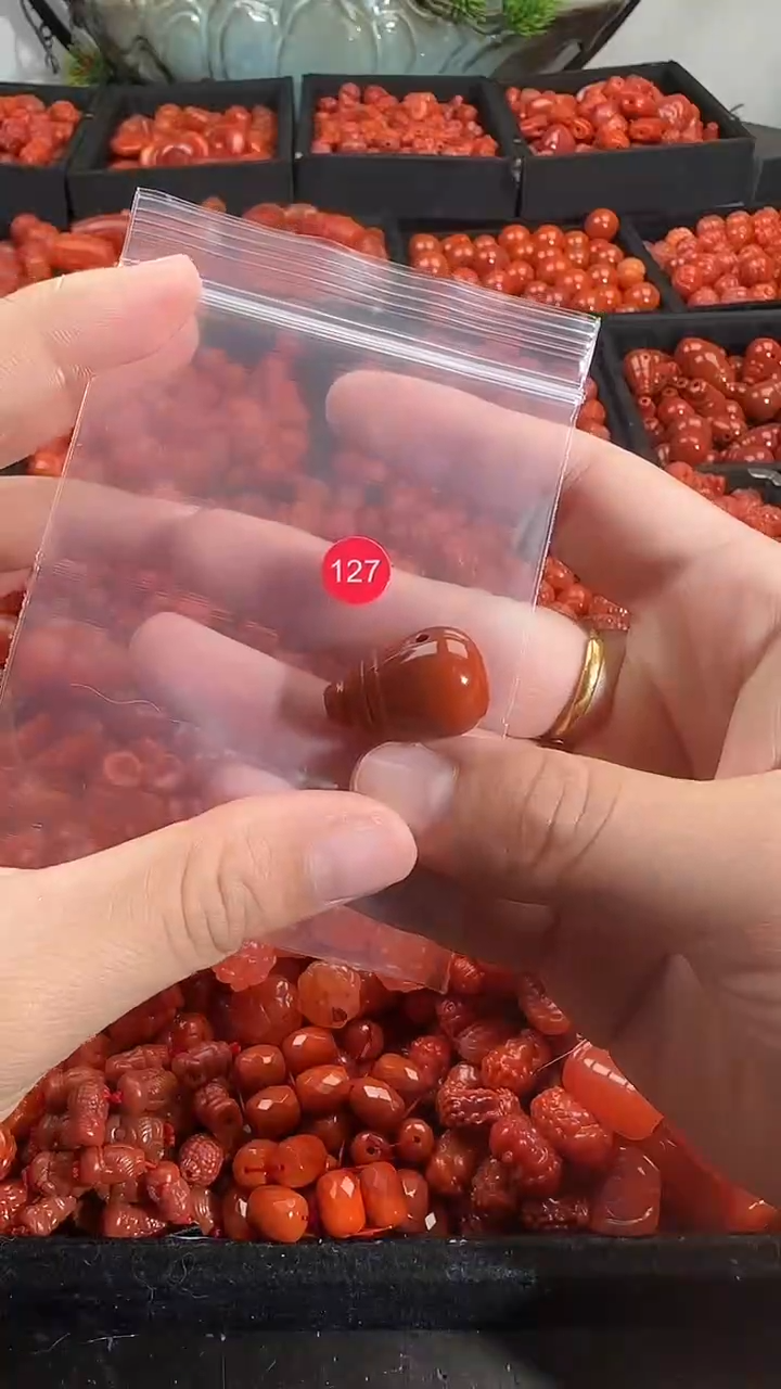 颈饰未镶嵌南红玛瑙1