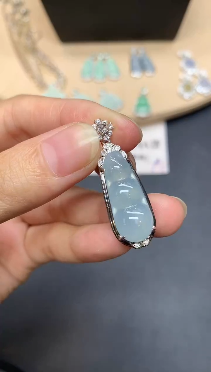 【闪购商品】翡翠吊坠(不含链)银S925镶嵌福豆【多样性发其一】