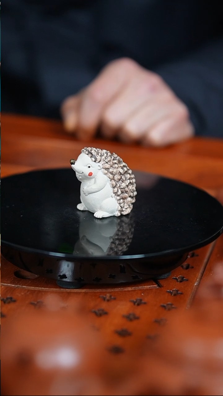 【闪购商品】紫砂茶宠白泥粉浆手工刻绘迷你刺猬精品摆件实心
