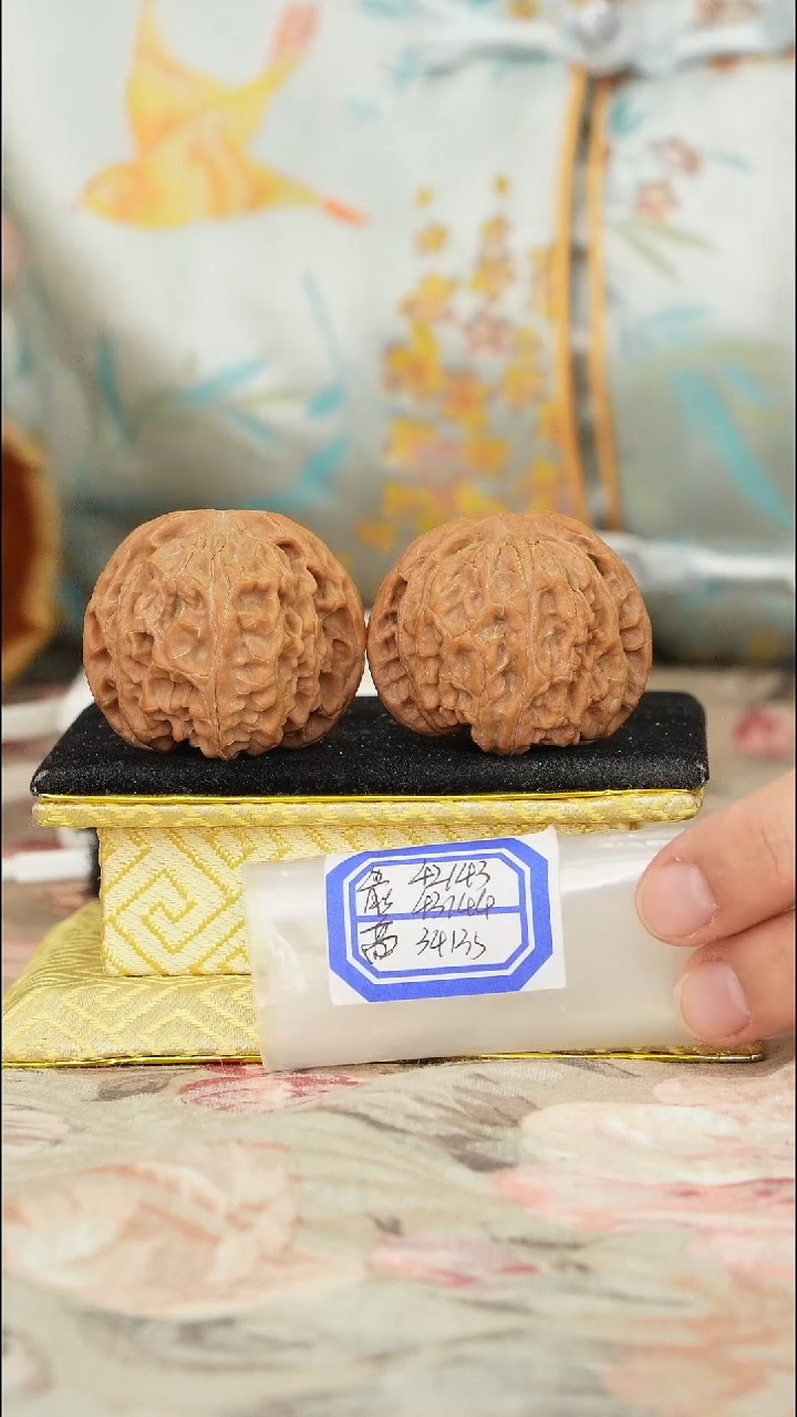 【闪购商品】文玩核桃把件苹果园