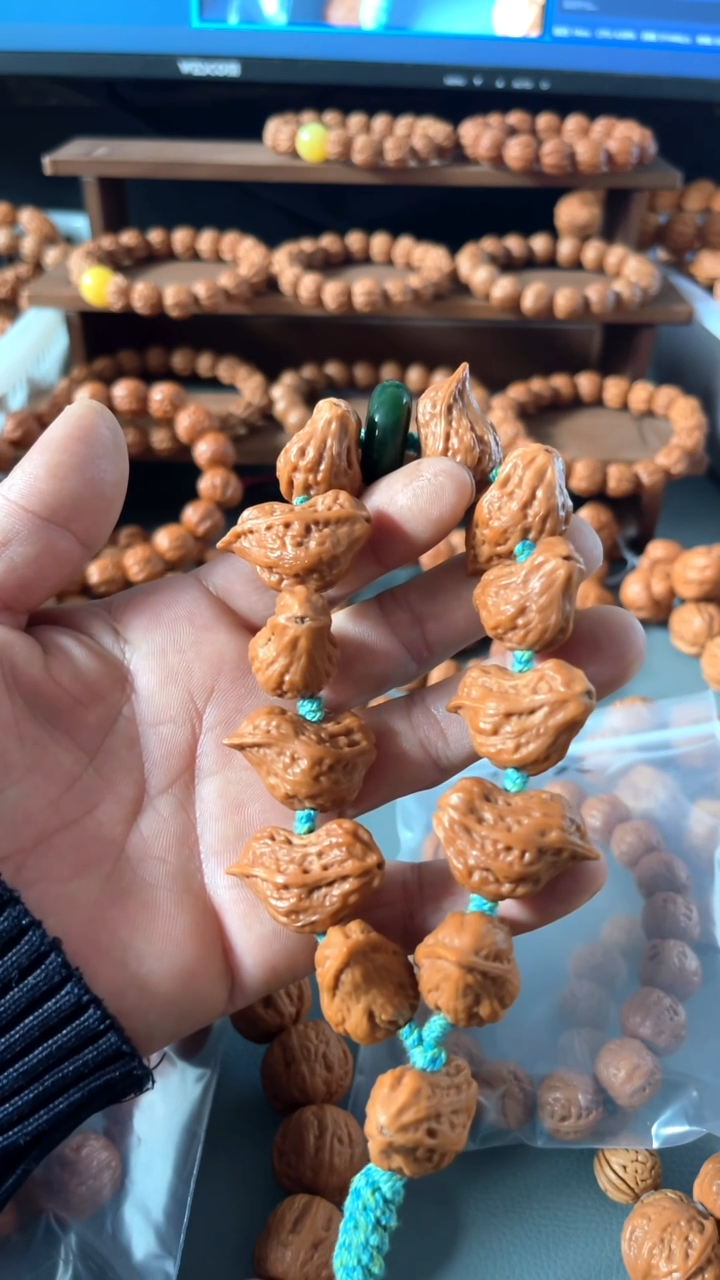 文玩核桃吊坠文玩手串