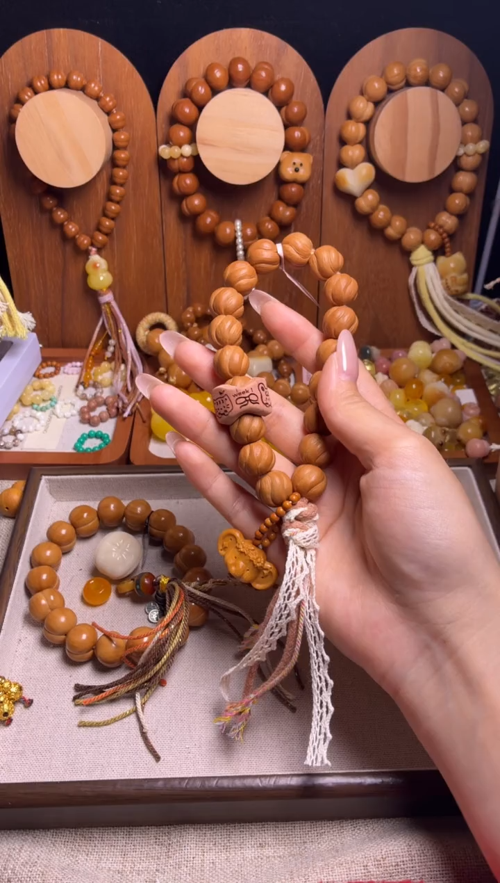 手串猴头核桃炆*_全品卷卷酥紫跑环小象吊坠粉蕾丝流苏