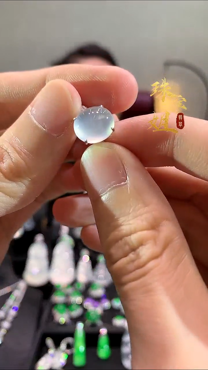 18K金镶嵌戒指翡翠戒指