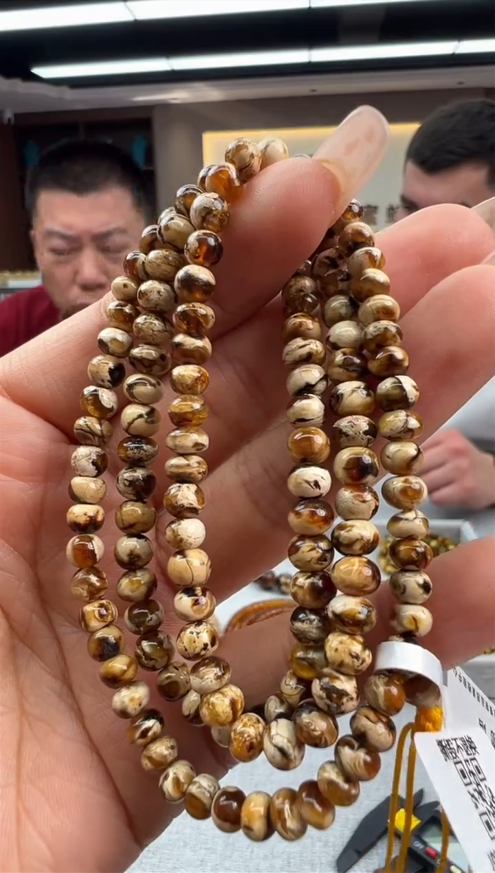 【闪购商品】琥珀颈饰未镶嵌82秒拍号