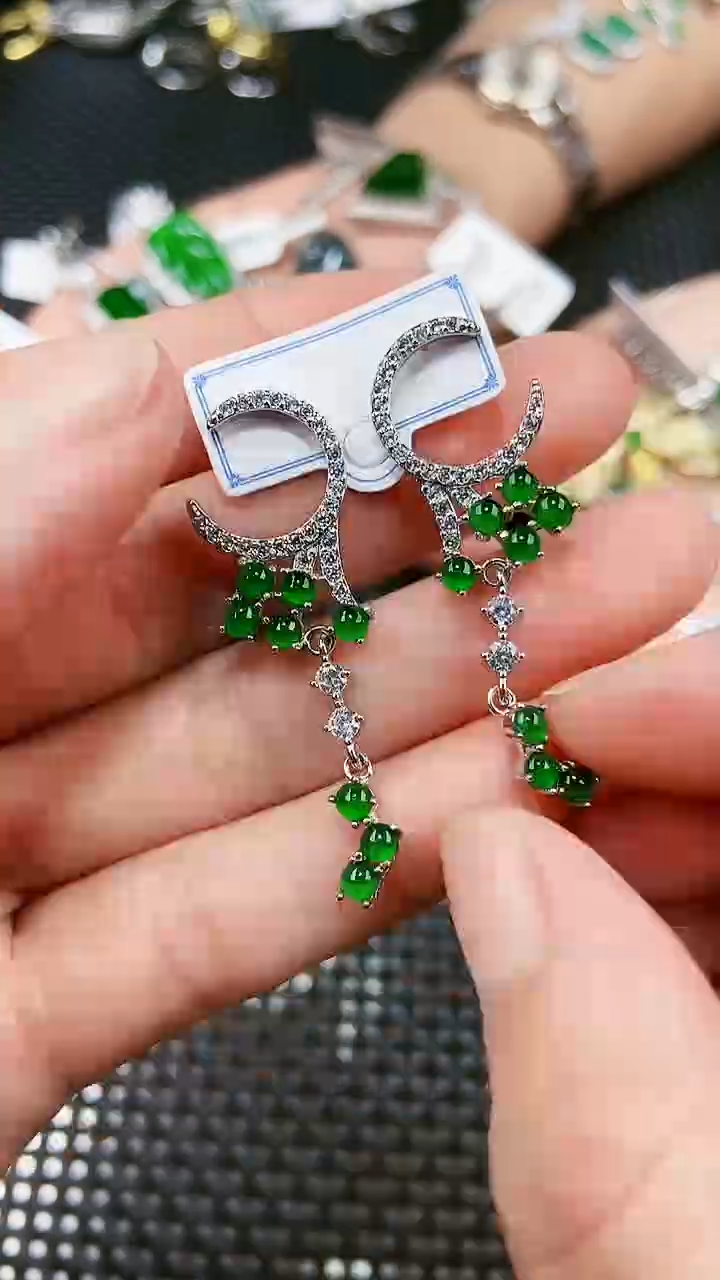 【闪购商品】翡翠耳饰未镶嵌11111111