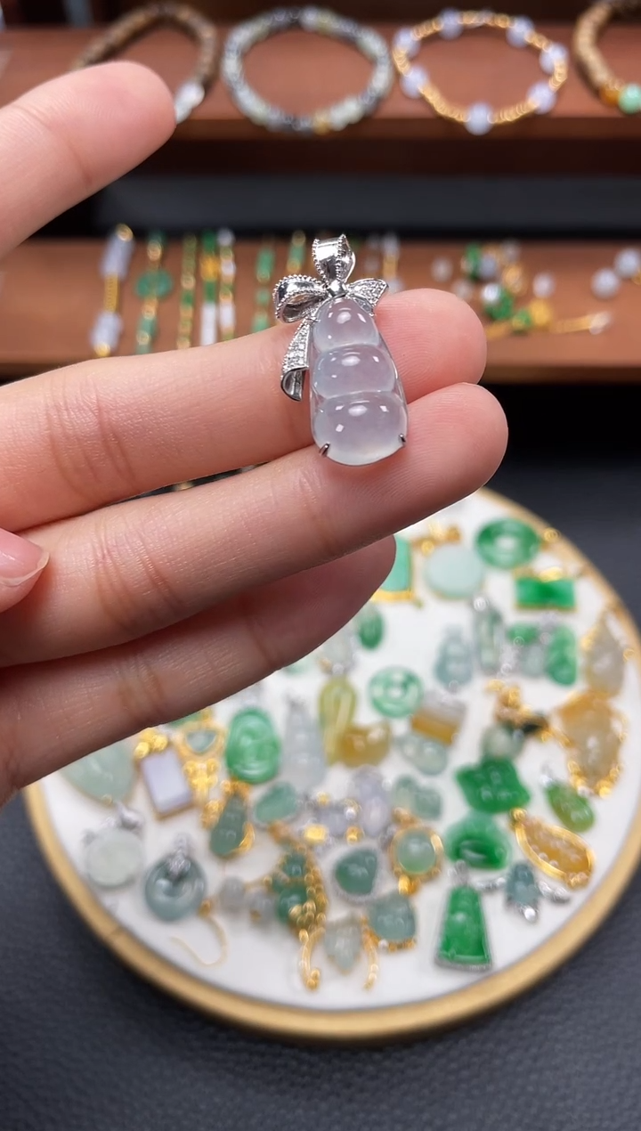 【闪购商品】翡翠吊坠(不含链)18K金镶嵌一个   JK670