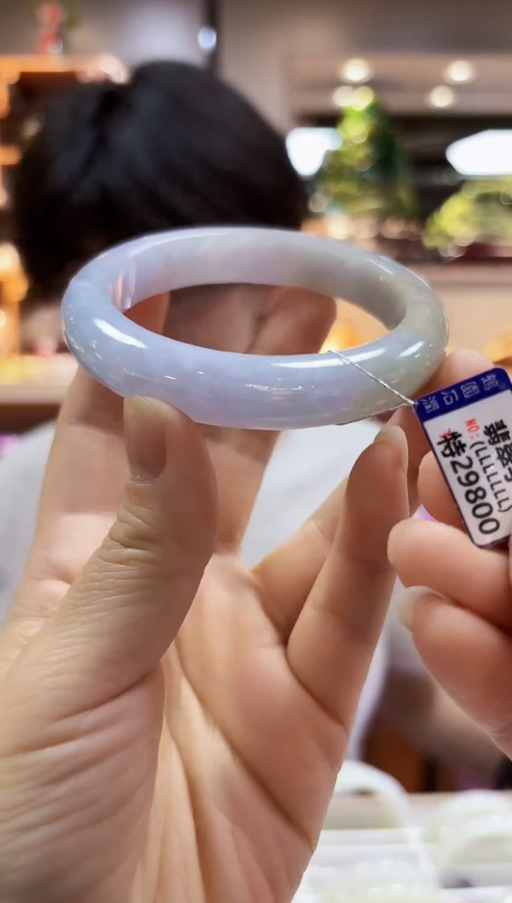 【闪购商品】翡翠颈饰未镶嵌60手镯