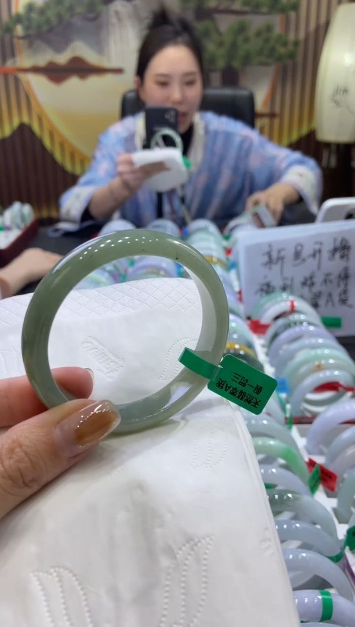 未镶嵌手镯翡翠0006563