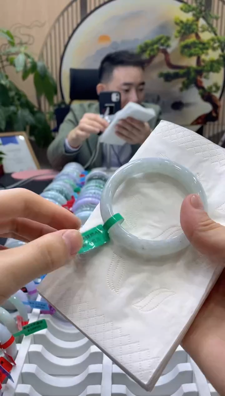 【闪购商品】翡翠手镯未镶嵌000015782