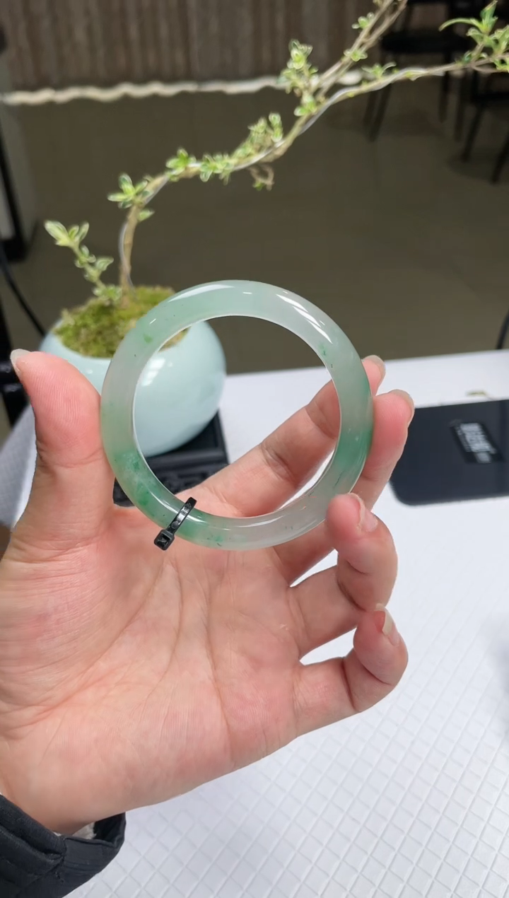 【闪购商品】石英质玉手镯未镶嵌非洲翠手镯多样性发货