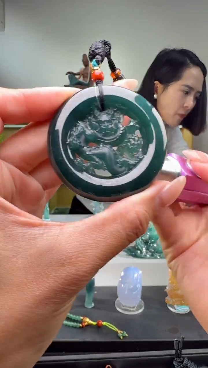 吊坠(不含链)未镶嵌翡翠龙牌（多样性发其一）