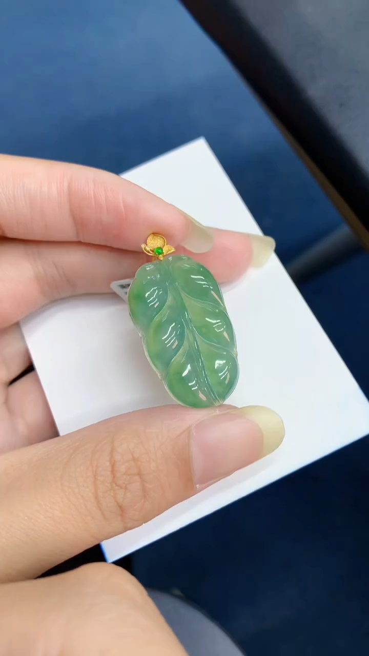 【闪购商品】翡翠颈饰18K金镶嵌000000008