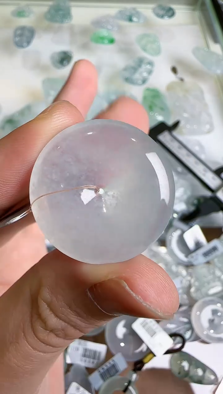 【闪购商品】翡翠吊坠(不含链)未镶嵌··